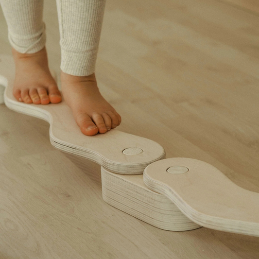 Montessori greda za ravnotežu za djecu – drvena staza za razvoj ravnoteže (POLKU S)