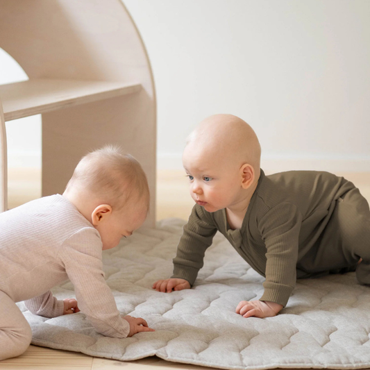 Podloga za igranje za bebe – mekana podloga za igranje (PILVI)